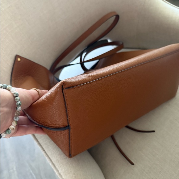 Meghan Tote - Picture 6 of 7